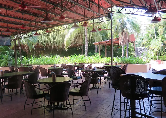 Coco Palms Hotel